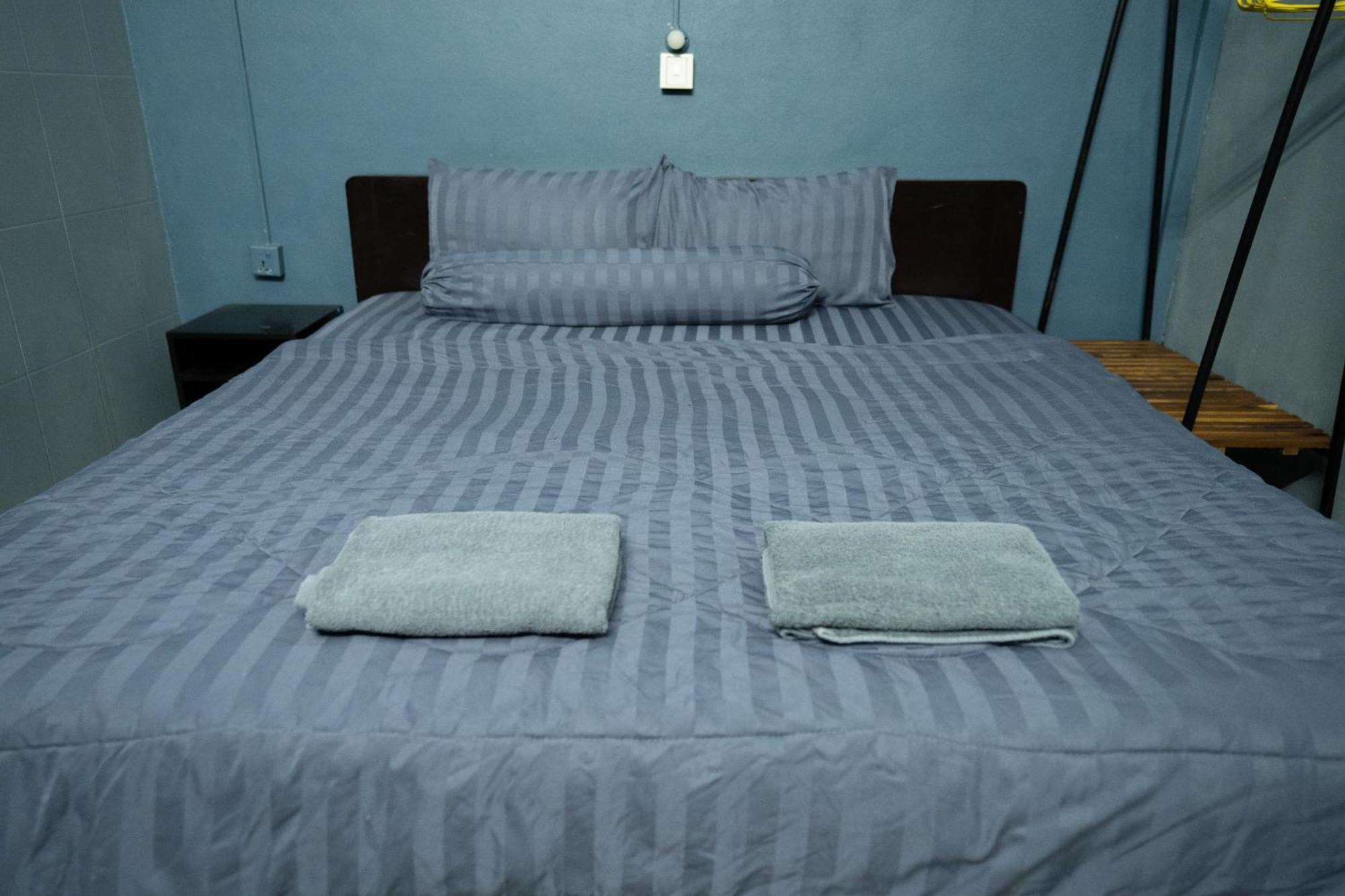The Eighty8 Hostel Phnom Penh Exterior photo