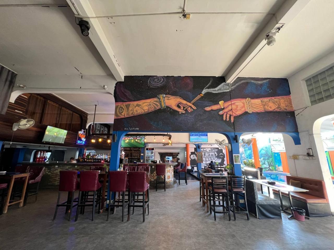 The Eighty8 Hostel Phnom Penh Exterior photo