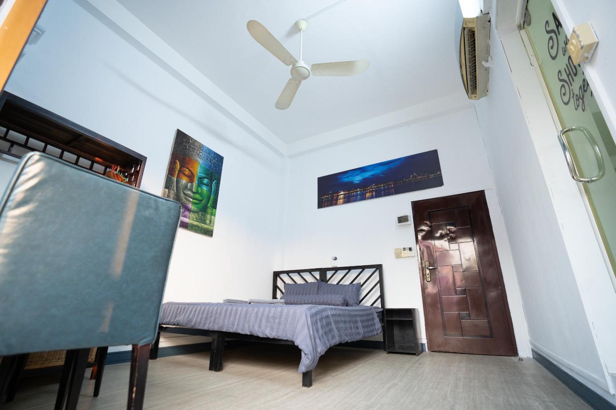 The Eighty8 Hostel Phnom Penh Exterior photo